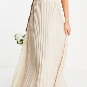 Cream colored size 10 pleated MIDI skirt